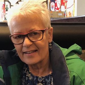 Meet your Posher, Mia